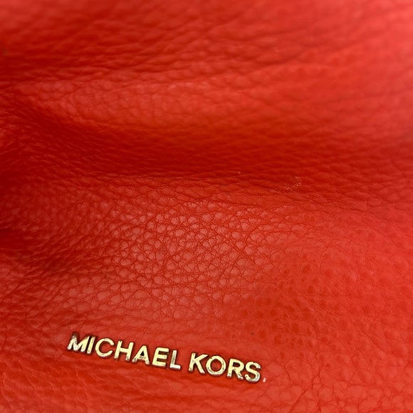 Michael Kors Small Weston Tassel Pebbled Messenger Crossbody Blood Orange & Gold - Picture 6 of 13